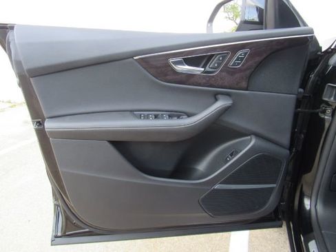 Used 2023 Audi Q8 Premium Plus w/ Premium Plus Package image 15