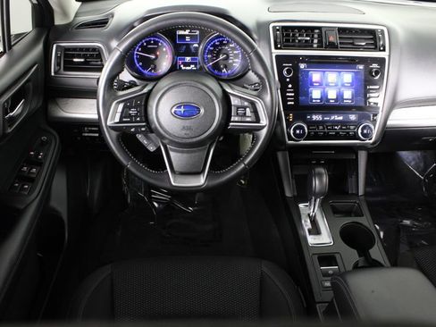 Used 2018 Subaru Outback 2.5i Premium image 6