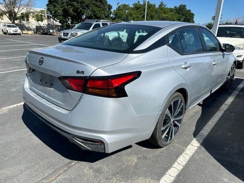 Used 2021 Nissan Altima 2.5 SR FWD image 3