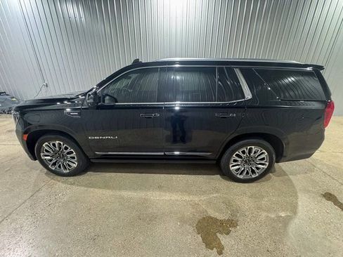 Used 2023 GMC Yukon Denali Ultimate image 2