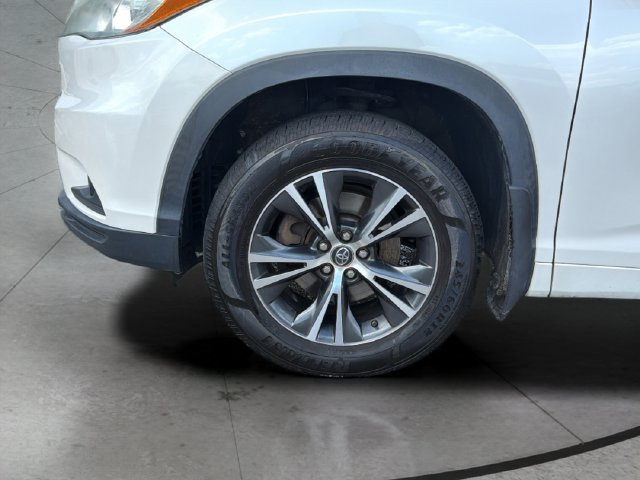 Used 2016 Toyota Highlander XLE AWD/4WD image 30