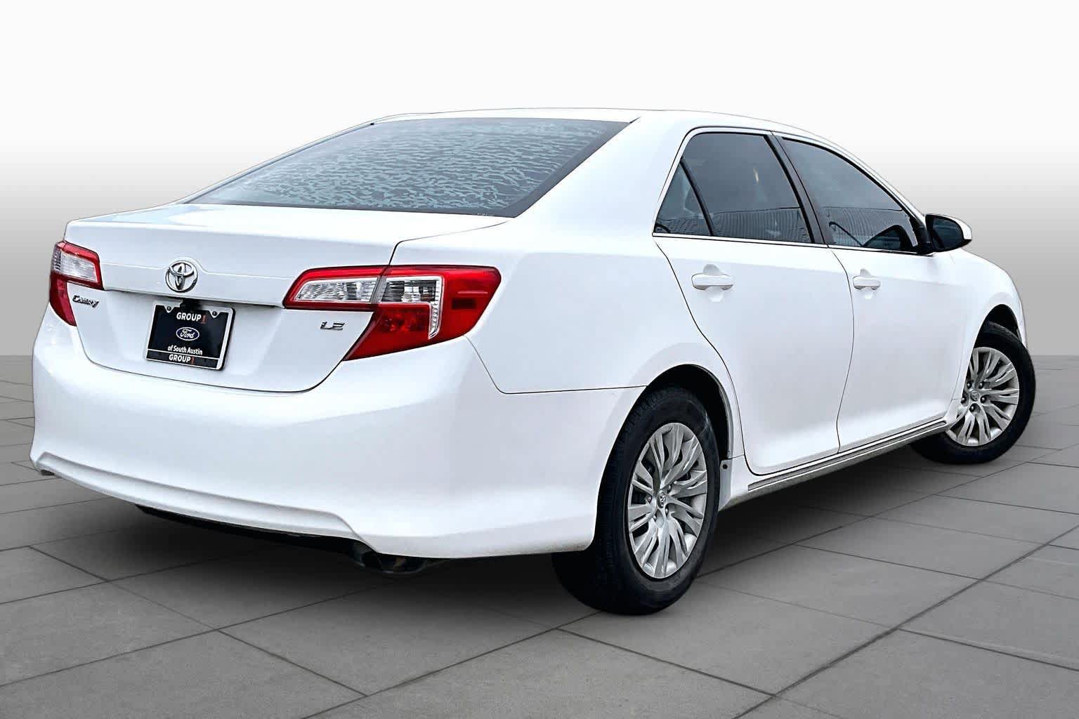 Used 2012 Toyota Camry LE FWD image 7