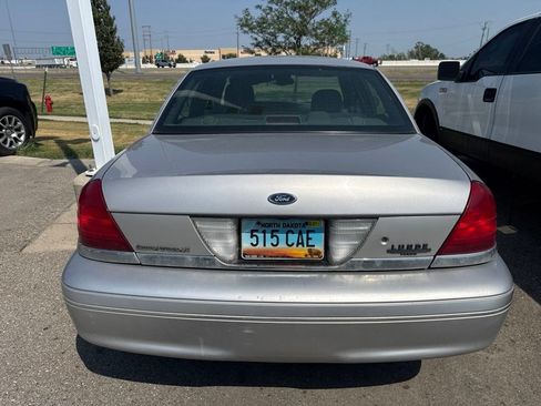 Used 2004 Ford Crown Victoria LX RWD image 3