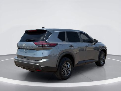 Used 2025 Nissan Rogue S AWD/4WD image 4