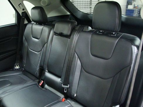 Used 2015 Ford Edge Titanium w/ Equipment Group 302A AWD/4WD image 29