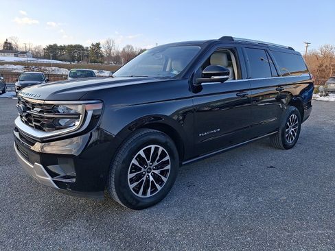 Certified 2025 Ford Expedition Max Platinum image 3