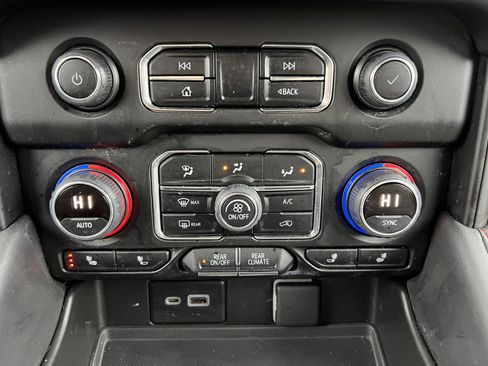 Certified 2023 Chevrolet Suburban RST image 26