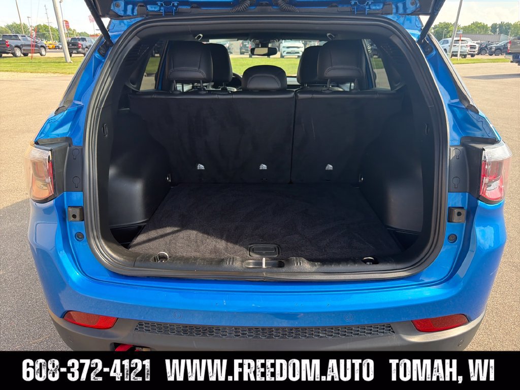 Used 2025 Jeep Compass Trailhawk AWD/4WD image 20