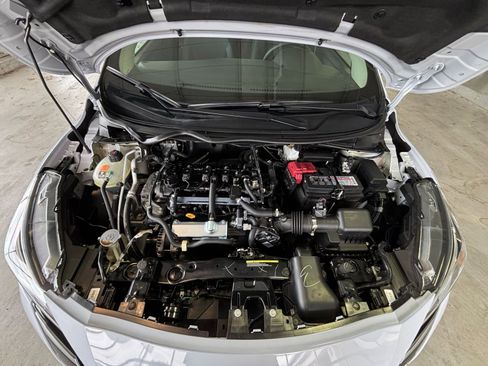 Used 2025 Nissan Versa SV image 31