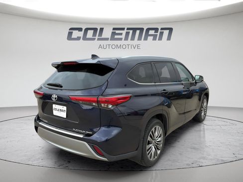 Used 2020 Toyota Highlander Platinum w/ Preferred Accessory Package AWD/4WD image 5