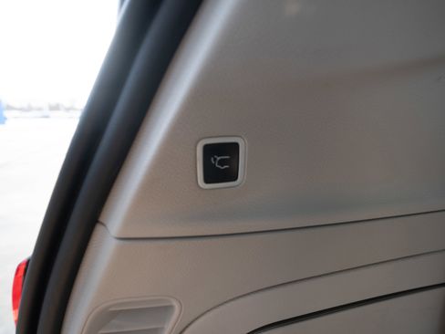 Used 2020 Chrysler Pacifica Limited w/ Advanced Safetytec Group image 29