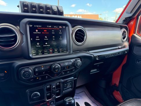 Used 2018 Jeep Wrangler Unlimited Rubicon AWD/4WD image 11