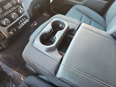 New 2026 RAM 1500 4x4 Crew Cab image 23