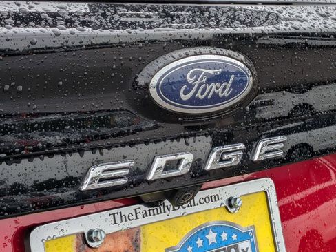 Used 2024 Ford Edge Titanium w/ Equipment Group 301A AWD/4WD image 10