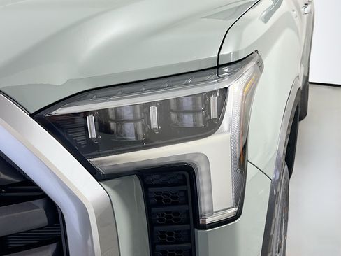 New 2026 Toyota Tundra Limited AWD/4WD image 11
