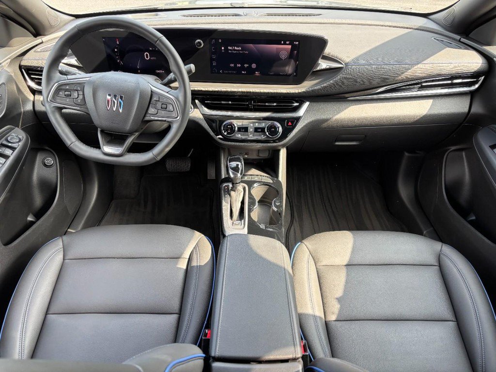Used 2024 Buick Envista Sport Touring w/ Convenience I Package FWD image 11
