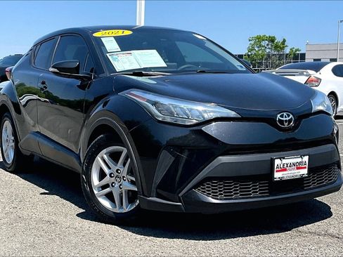 Used 2021 Toyota C-HR LE FWD image 2