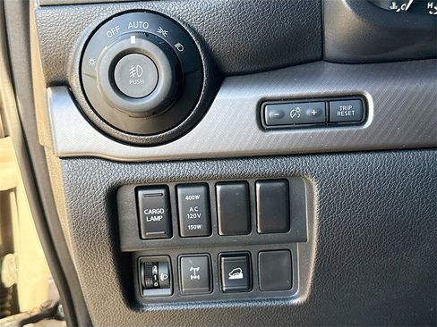 Used 2021 Nissan Titan PRO-4X w/ Pro-4x Convenience Package image 10