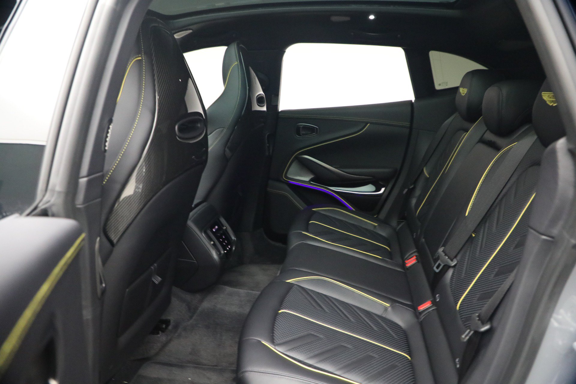 Used 2026 Aston Martin DBX S AWD/4WD image 18