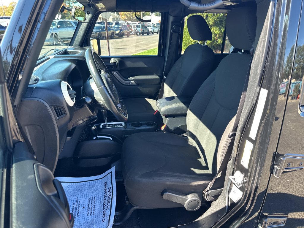 Used 2017 Jeep Wrangler Unlimited Sport w/ Connectivity Group AWD/4WD image 14