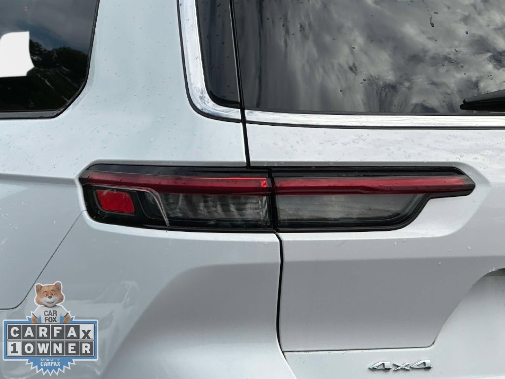 Used 2023 Jeep Grand Cherokee L Limited w/ Luxury Tech Group II AWD/4WD image 13