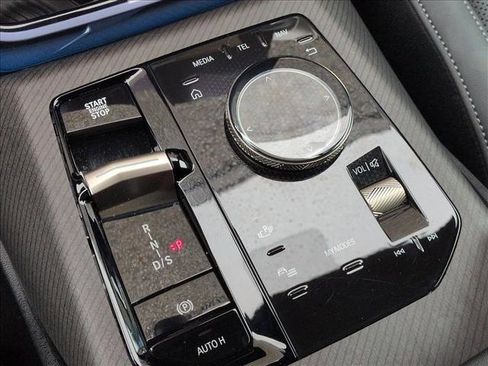 Used 2025 BMW X3 xDrive30i w/ Premium Package image 18