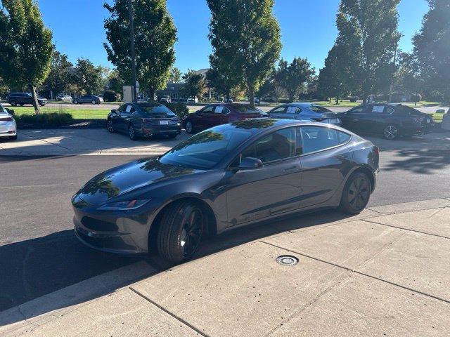 Used 2024 Tesla Model 3 Standard Range RWD image 3