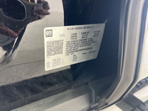 Used 2023 Chevrolet Suburban Z71 w/ Luxury Package image 32