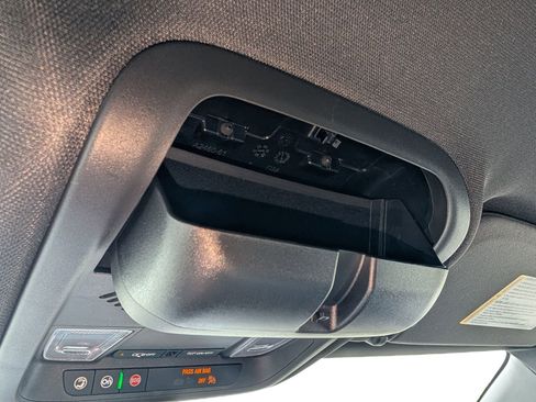 Used 2025 Chevrolet Blazer RS image 38