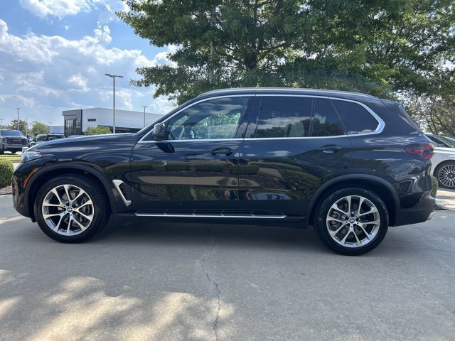 Certified 2025 BMW X5 xDrive40i AWD/4WD image 2