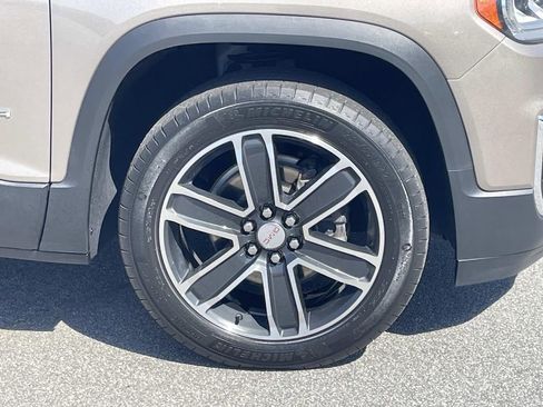 Used 2023 GMC Acadia SLT w/ Preferred Package FWD image 10