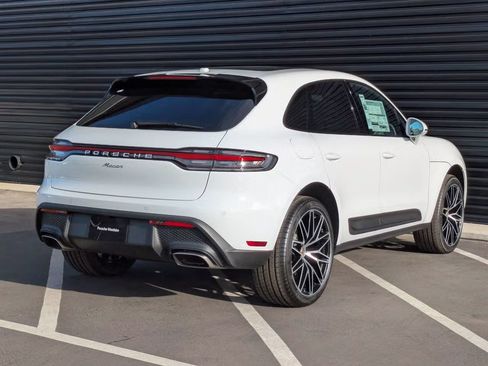 Certified 2026 Porsche Macan AWD/4WD image 7