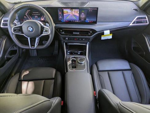 Used 2025 BMW 330i Sedan w/ M Sport Package image 16