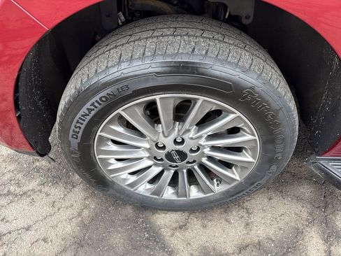 Used 2018 Lincoln Navigator Premiere image 10