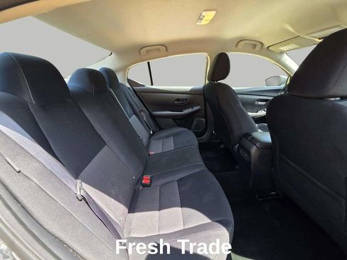 Used 2024 Nissan Sentra SV FWD image 8