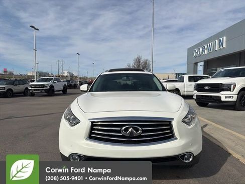 Used 2015 INFINITI QX70 AWD w/ Premium Package image 2