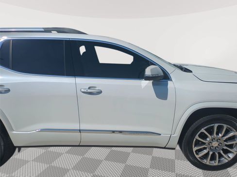 Used 2022 GMC Acadia Denali w/ Denali Ultimate Package FWD image 34