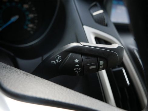 Used 2013 Ford Focus SE w/ SE Winter Pkg image 25