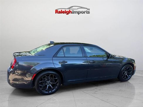 Used 2019 Chrysler 300 Touring w/ Sport Appearance Package RWD image 6