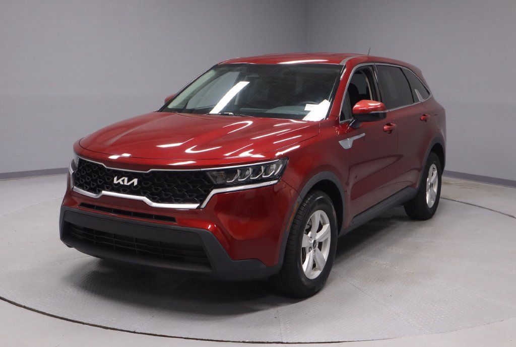 Used 2023 Kia Sorento LX FWD image 5