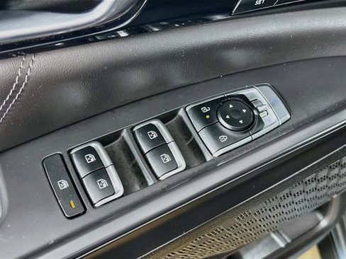 Used 2025 Kia Carnival SX Prestige FWD image 18