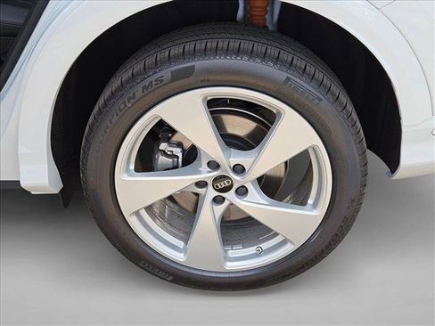 Certified 2025 Audi Q5 Premium Plus w/ Premium Plus AWD/4WD image 10