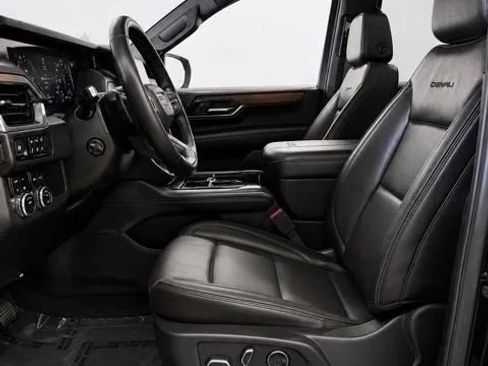 Used 2026 GMC Yukon Denali w/ Sun & Power Step Package AWD/4WD image 11