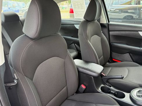 Used 2023 Kia Forte LXS w/ LXS Technology Package FWD image 23