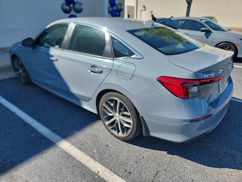 Used 2024 Honda Civic Touring image 2