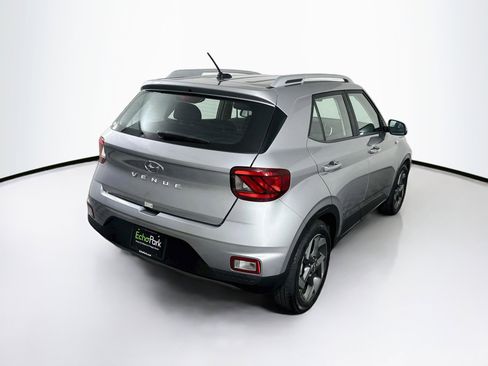 Used 2025 Hyundai Venue SEL FWD image 9