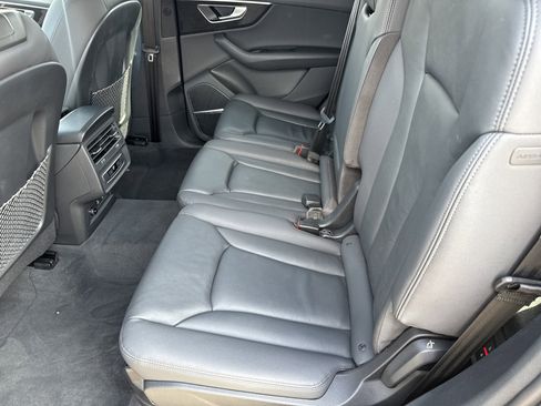 Used 2022 Audi Q7 Premium Plus w/ Premium Plus Package image 6