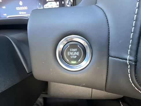 Used 2023 GMC Yukon XL Denali Ultimate image 17