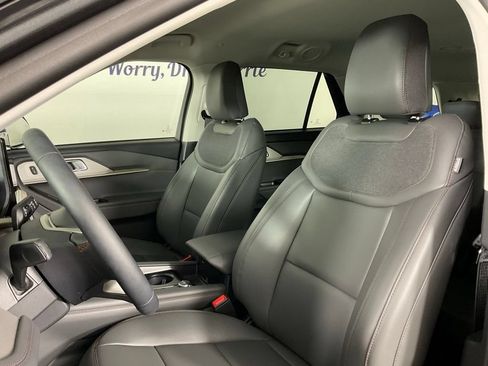 New 2026 Ford Explorer Active w/ Active Comfort Package RWD image 14