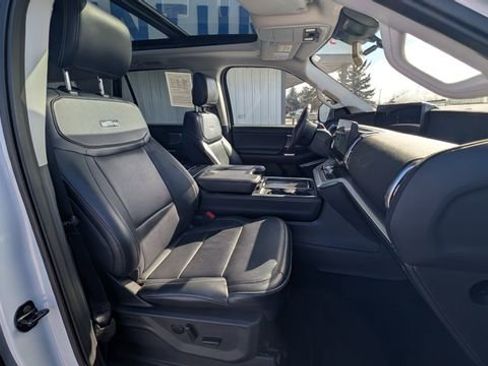 Used 2025 Ford Expedition Platinum AWD/4WD image 37